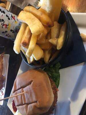 Kings Head British Pub