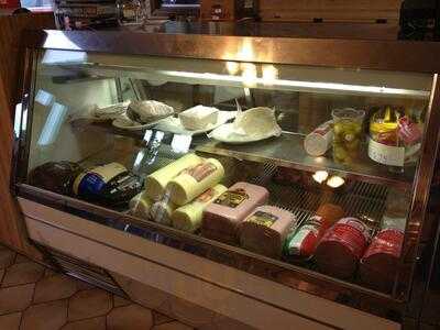 Maple Giant Grinder & Pizza