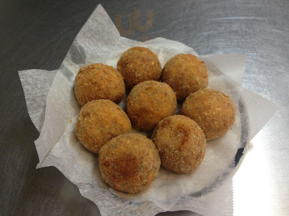 Maple Giant Grinder & Pizza