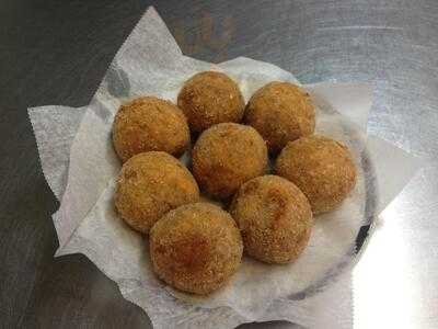 Maple Giant Grinder & Pizza