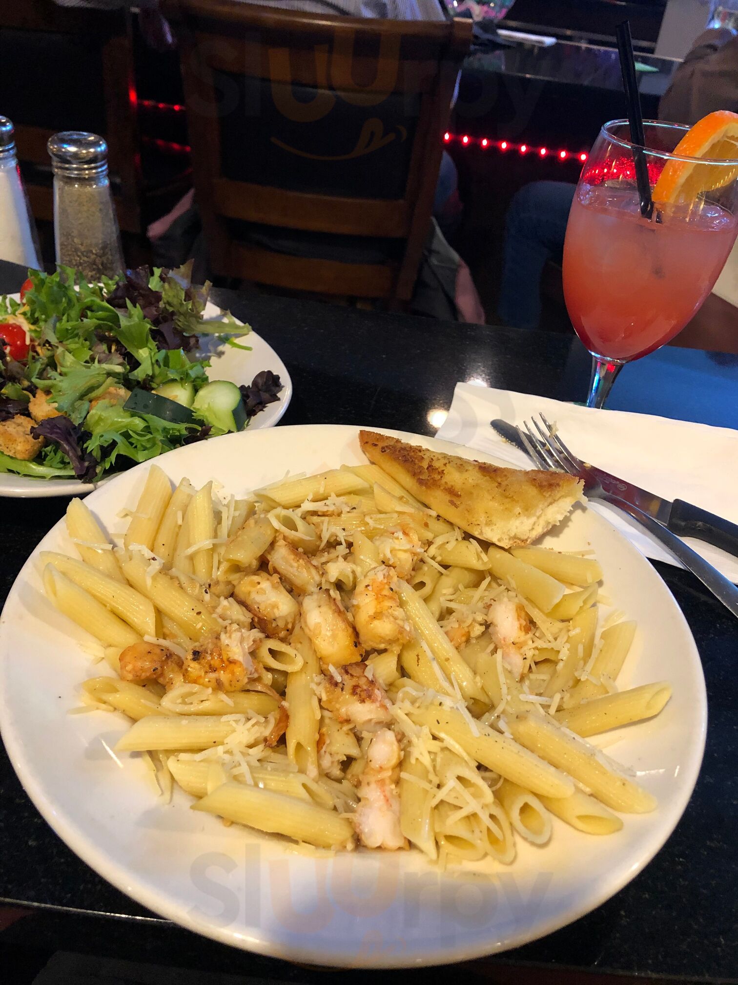 Magnolia's Bar And Grill