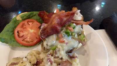 Magnolia's Bar And Grill