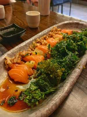 Rock-n-sake Bar & Sushi