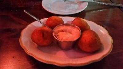 El Criollo Bar & Grill