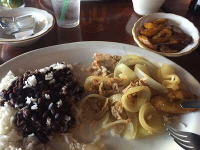 El Criollo Bar & Grill