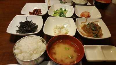 Sam's Sushi & Japanese Restaurant