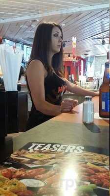 Hooters