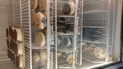 Ice Cream Heaven & Bar-b-que Cafe