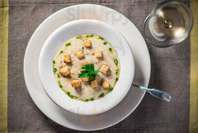 Crocodile Restaurant & Bar