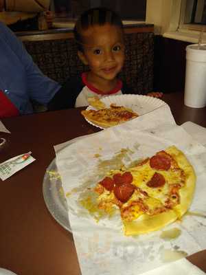 Vinces Italian Pizza & Rtssr