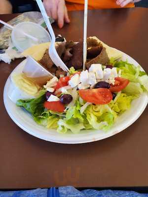 Vinces Italian Pizza & Rtssr