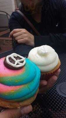 Crushcakes Cupcakery