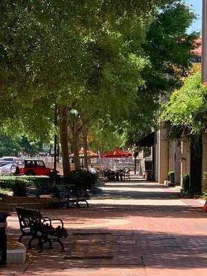 Mr. Ed's On Broadway