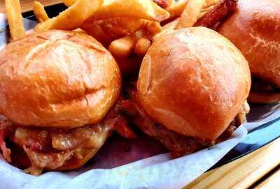 Rosie's Restaurant And Pub