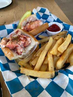 Luke's Lobster Portland Pier