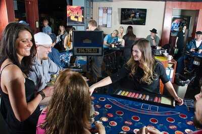 Slo Pitch Sports Grill & Casino