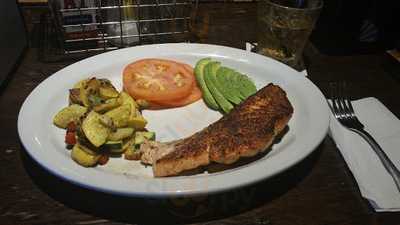 Tinhorn Flats Saloon & Grill