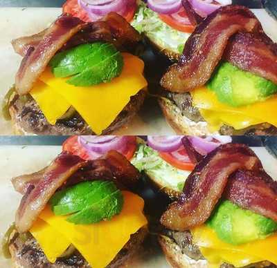 Tinhorn Flats Saloon & Grill