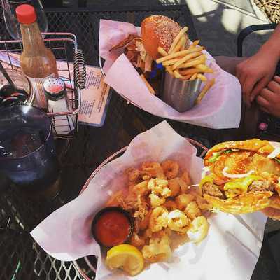 Tinhorn Flats Saloon & Grill