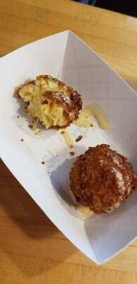 Moe's Original Bar B Que