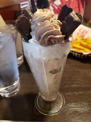 Red Robin Gourmet Burgers