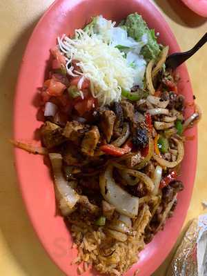 Una Mas Mexican Grill