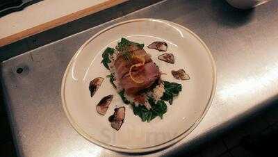 Wiseguys Lounge And Grille