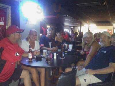 Dawghouse Sports Bar & Grill