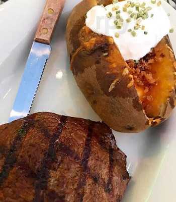 Caddyshack Cafe & Bar