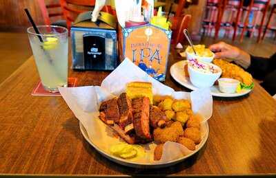 Mo Jeaux's Bar & Grill