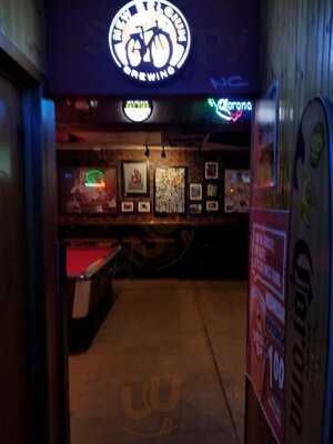 Mo Jeaux's Bar & Grill