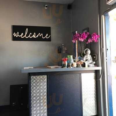 Zen Yai Thai Restaurant