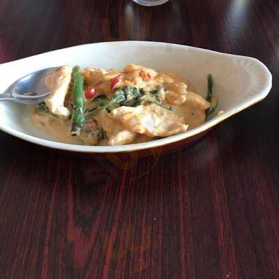 Zen Yai Thai Restaurant