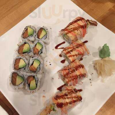 Le's Sushi Bar And Restaurant