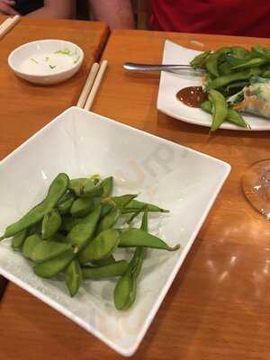 Le's Sushi Bar And Restaurant