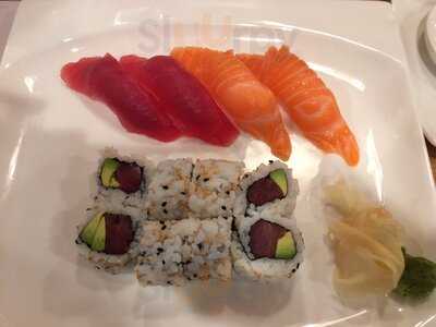 Le's Sushi Bar And Restaurant