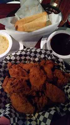 Tommy's Bar & Grille