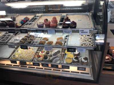 Lisa's Cafe & Bakery