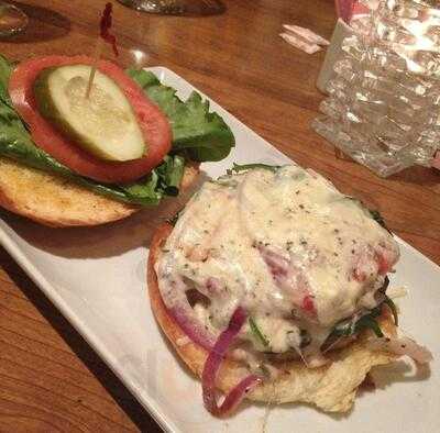 Metro Cafe At Doubletree