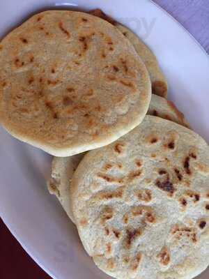 Tu Casa Salvadorena Restaurant