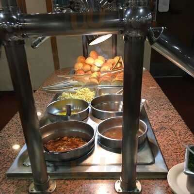 Royal Buffet & Grill