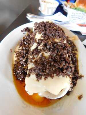 Dew Chilli Pub And Grill