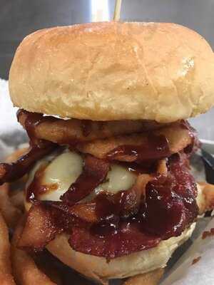 Fratelli's Corner Crust Pizzeria