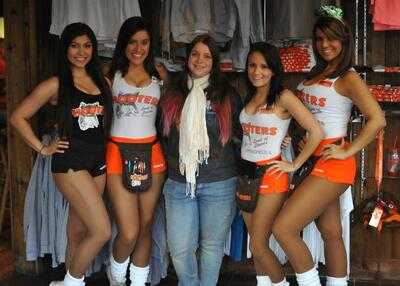 Hooters