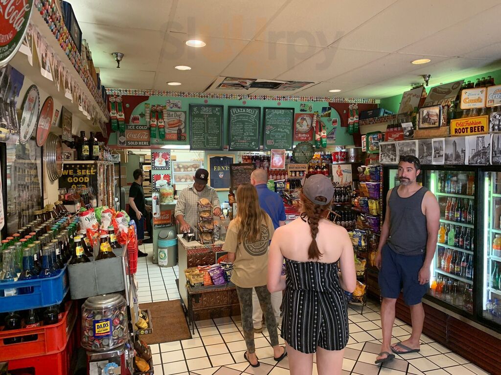 Plaza Deli