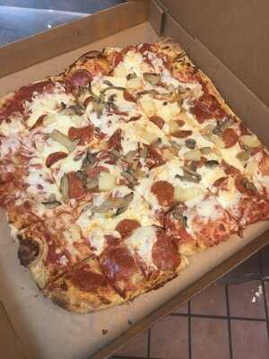 Mancini New York Deli & Pizzeria