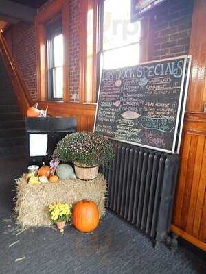 Dry Dock Restaurant Tavern