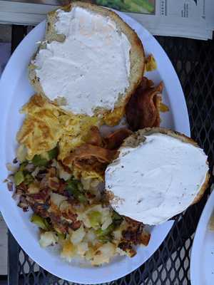 Dinks Deli And Bagel Bakery