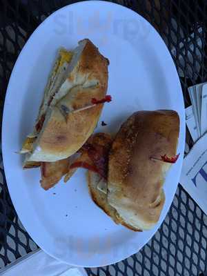 Dinks Deli And Bagel Bakery