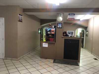 Aleco's Cafe And Restaurant